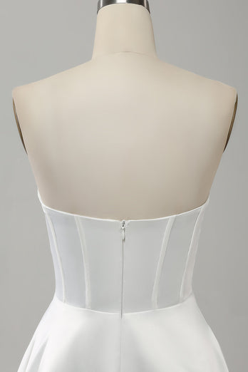 Elegantes A-Linie weißes trägerloses Brautkleid mit Schlitz