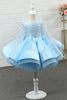 Laden Sie das Bild in den Galerie-Viewer, Hellblaues Pailletten Mädchenkleid mit Ärmeln