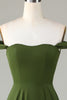 Laden Sie das Bild in den Galerie-Viewer, A-Linie Schulterfreies oliv Brautjungfernkleid mit Schlitz