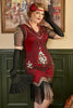 Laden Sie das Bild in den Galerie-Viewer, Goldenes und rotes 1920er Jahre Übergröße Kleid mit 20er Jahre Accessoires Set