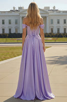 Laden Sie das Bild in den Galerie-Viewer, Schulterfreies Perlt Lila Korsett Langes Ballkleid mit Schlitz