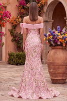 Laden Sie das Bild in den Galerie-Viewer, Off-the-shoulder Meerjungfrauen-Stickerei Pink Abschlussballkleid mit seitlichem Schlitz