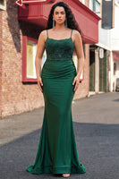 Laden Sie das Bild in den Galerie-Viewer, Meerjungfrau Neckholder Dunkelrotes Ballkleid mit Applikationen