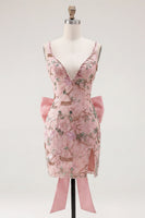 Laden Sie das Bild in den Galerie-Viewer, Rosa V-Ausschnitt Bodycon Florales Kurzes Abendkleid mit Schlitz