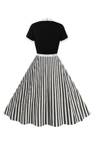 Laden Sie das Bild in den Galerie-Viewer, A Linie Schwarzes Nadelstreifen Swingkleid aus den 1950er Jahren mit kurzen Ärmeln