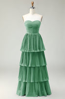 Laden Sie das Bild in den Galerie-Viewer, Blush Rosa Trägerloses Plissiertes Gestuftes Langes Brautjungfernkleid in A-Linie