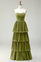 Laden Sie das Bild in den Galerie-Viewer, Blush Rosa Trägerloses Plissiertes Gestuftes Langes Brautjungfernkleid in A-Linie