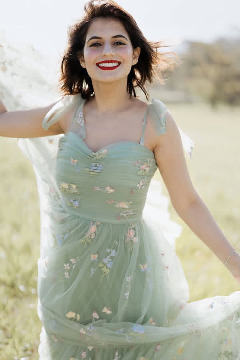 Laden Sie das Bild in den Galerie-Viewer, Grünes Langes A-Linie Tüll Ballkleid mit Spaghettiträgern und Rüschen und Stickerei