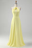 Laden Sie das Bild in den Galerie-Viewer, Gelbes langes A-Linie Neckholder Brautjungfernkleid mit Blume