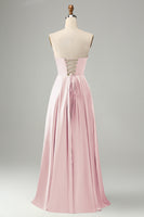 Laden Sie das Bild in den Galerie-Viewer, Grünes A-Linie Falten Trägerloses Brautjungfernkleid mit Schlüsselloch und Schlitz