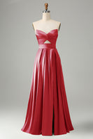 Laden Sie das Bild in den Galerie-Viewer, Grünes A-Linie Falten Trägerloses Brautjungfernkleid mit Schlüsselloch und Schlitz