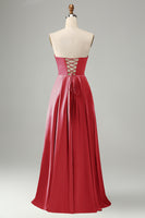 Laden Sie das Bild in den Galerie-Viewer, Grünes A-Linie Falten Trägerloses Brautjungfernkleid mit Schlüsselloch und Schlitz