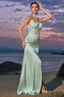 Laden Sie das Bild in den Galerie-Viewer, Grünes Meerjungfrauen Satin Brautjungfernkleid mit Schlitz