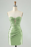 Laden Sie das Bild in den Galerie-Viewer, Glitzerndes marineblaues figurbetontes trägerloses ausgehöhltes Abiballkleid mit Spitze