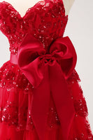 Laden Sie das Bild in den Galerie-Viewer, Glitzerndes A-Linie rotes trägerloses A-Linie Abiballkleid mit Pailletten und Schleife
