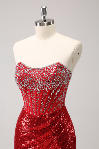 Glitzerndes rotes trägerloses Korsett mit Pailletten und Perlen Enges Abiballkleid mit Schlitz