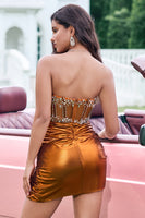 Laden Sie das Bild in den Galerie-Viewer, Glitzerndes enges trägerloses Korsett plissiertes Kupfer Abiballkleid mit Perlenstickerei