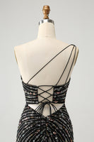 Laden Sie das Bild in den Galerie-Viewer, Glitzer Schwarz Eine Schulter Etui Kurzes Abiballkleid mit Perlenstickerei