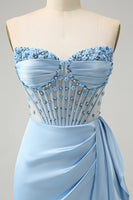 Laden Sie das Bild in den Galerie-Viewer, Glitzerndes blaues figurbetontes Korsett Abiballkleid mit Perlen