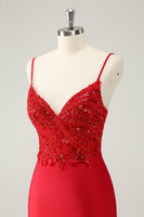 Laden Sie das Bild in den Galerie-Viewer, Glitzerndes rotes figurbetontes Spaghettiträger Kleid mit Pailletten