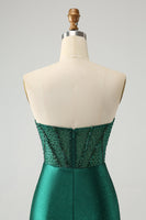 Laden Sie das Bild in den Galerie-Viewer, Dunkelgrünes figurbetontes trägerloses Korsett kurzes Abiballkleid