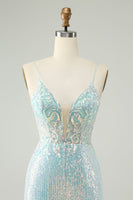 Laden Sie das Bild in den Galerie-Viewer, Glitzerndes hellblaues Spaghettiträger enges kurzes Abiballkleid mit Schlitz