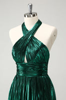 Laden Sie das Bild in den Galerie-Viewer, Glitzerndes dunkelgrünes Neckholder A-Linie Kleid mit Falten in Metallic-Glitzer