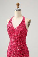 Laden Sie das Bild in den Galerie-Viewer, Glitzerndes fuchsia Pailletten Neckholder kurzes figurbetontes Abiballkleid mit Quasten