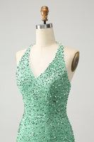 Laden Sie das Bild in den Galerie-Viewer, Glitzerndes fuchsia Pailletten Neckholder kurzes figurbetontes Abiballkleid mit Quasten