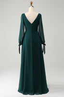 Laden Sie das Bild in den Galerie-Viewer, A Linie Dunkelgrünes Chiffon Brautjungfernkleid mit Bateau-Ausschnitt und Schlitz