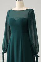Laden Sie das Bild in den Galerie-Viewer, A Linie Dunkelgrünes Chiffon Brautjungfernkleid mit Bateau-Ausschnitt und Schlitz