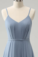 Laden Sie das Bild in den Galerie-Viewer, Grau Blau Chiffon Korsett A-Linie Spaghettiträger Plissee Langes Brautjungfernkleid