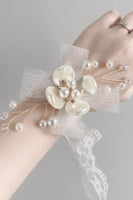 Laden Sie das Bild in den Galerie-Viewer, Elegante weiße Keramik Blume Mesh Handgelenk Corsage mit Spitzenband