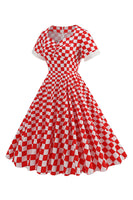 Laden Sie das Bild in den Galerie-Viewer, A Linie Rot kariertes Vintage Kleid aus den 1950er Jahren mit kurzen Ärmeln