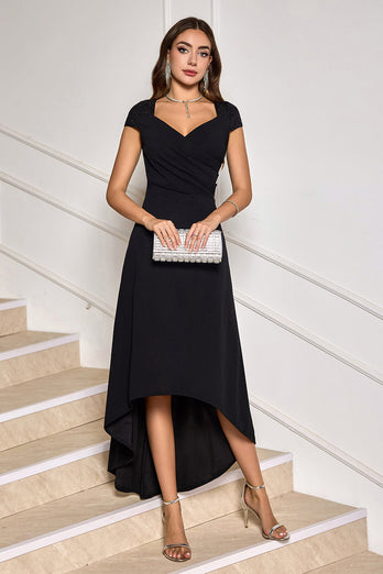 Schwarzes High-Low Cocktailkleid mit V-Ausschnitt und Flügelärmeln