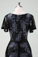 Laden Sie das Bild in den Galerie-Viewer, Schwarzes Spitze A-Linie Kurzarm Midi Chor Kleid