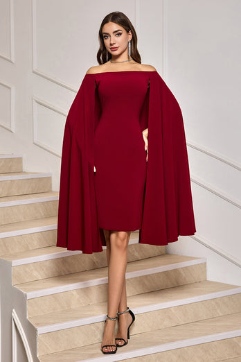 Burgundy figurbetontes schulterfreies Midi-Cocktailkleid mit Cape-Ärmeln