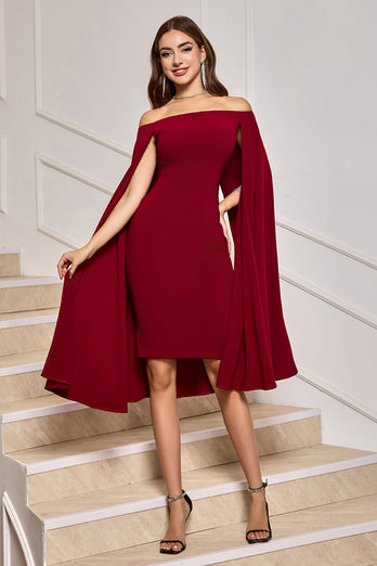 Burgundy figurbetontes schulterfreies Midi-Cocktailkleid mit Cape-Ärmeln