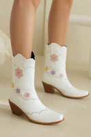 Laden Sie das Bild in den Galerie-Viewer, Schwarze Cowgirl-Stiefel mit mittelhohem Kalbsabsatz und kleinem Absatz