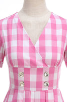 Laden Sie das Bild in den Galerie-Viewer, Schwarzes kariertes Vintage Kleid aus den 1950er Jahren mit V-Ausschnitt