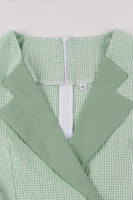 Laden Sie das Bild in den Galerie-Viewer, Schwarzes Revers halsplaiertes Vintage Kleid aus den 1950er Jahren