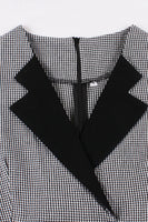 Laden Sie das Bild in den Galerie-Viewer, Schwarzes Revers halsplaiertes Vintage Kleid aus den 1950er Jahren