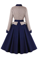 Laden Sie das Bild in den Galerie-Viewer, Marineblaues Kleid mit langen Ärmeln aus den 1950er Jahren mit Gürtel