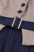 Laden Sie das Bild in den Galerie-Viewer, Marineblaues Kleid mit langen Ärmeln aus den 1950er Jahren mit Gürtel