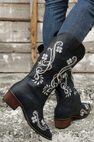 Laden Sie das Bild in den Galerie-Viewer, Schwarze bestickte Westernstiefel mit spitzer Zehenpartie und kleinem Absatz