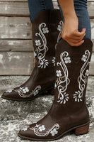 Laden Sie das Bild in den Galerie-Viewer, Schwarze bestickte Westernstiefel mit spitzer Zehenpartie und kleinem Absatz