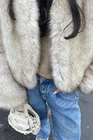 Laden Sie das Bild in den Galerie-Viewer, Schwarzes Midi Hemd mit V-Ausschnitt und tailliertem Kunstpelz