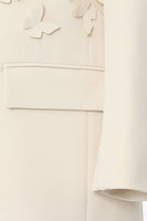 Laden Sie das Bild in den Galerie-Viewer, Beige Oversize Damen Blazer mit 3D Schmetterlingen