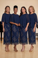 Laden Sie das Bild in den Galerie-Viewer, Marineblaues Chiffon Rundhals Midi Chor Kleid mit Wickel