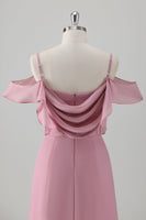 Laden Sie das Bild in den Galerie-Viewer, Rosa A-Linie Kalte Schulter Chiffon Brautjungfernkleid mit Schlitz